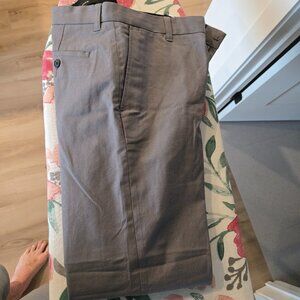 NWT VINCE Griffith mens chino pant slim fit tagged 32